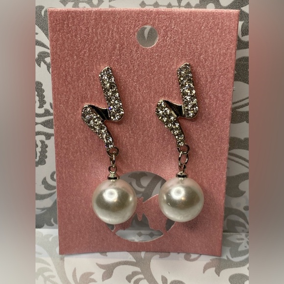 Silver rhistone and white acrylic pearl pendant earrings - Picture 3 of 8